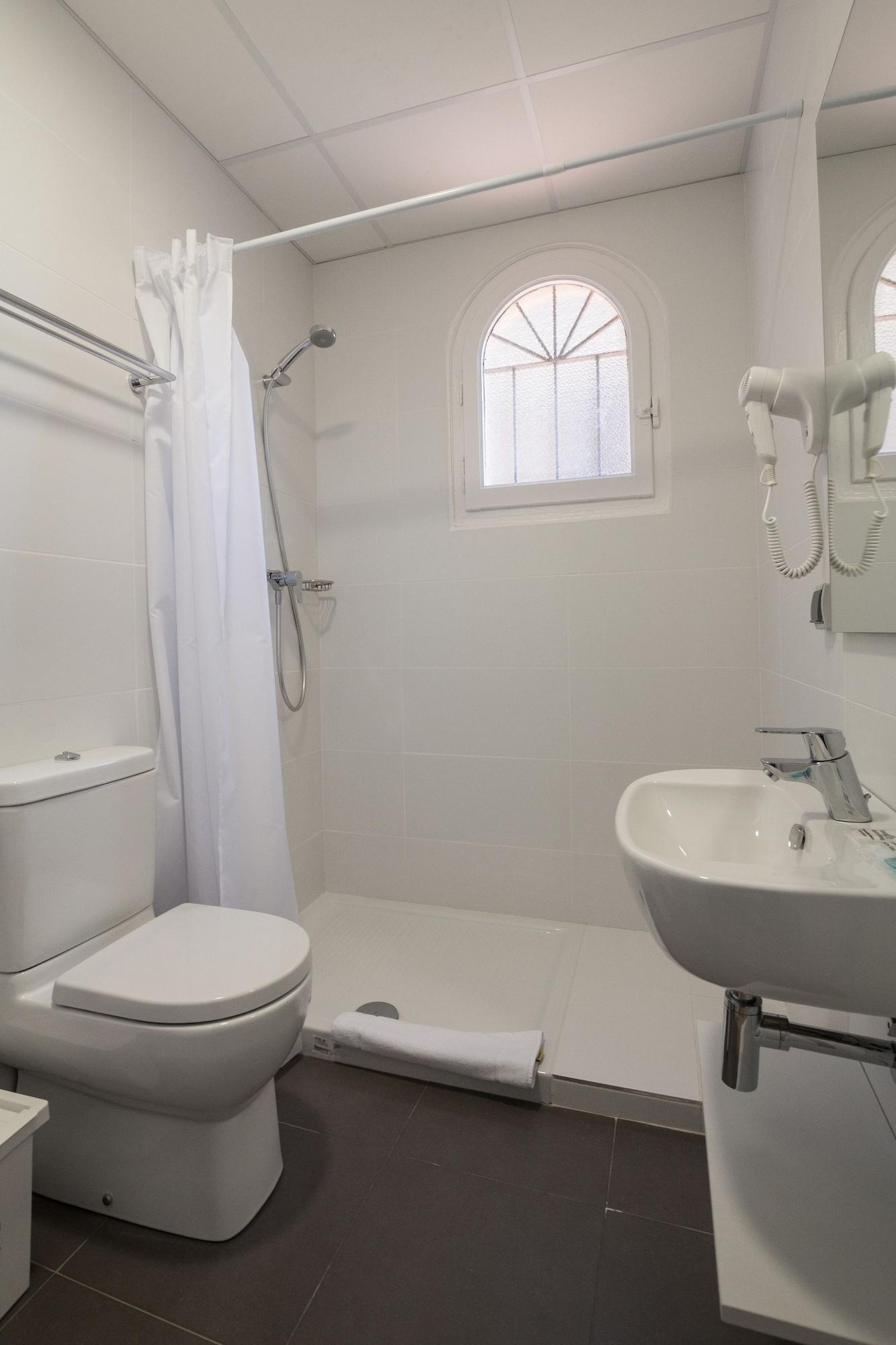 Hostalin Gran Via Guest house 3*